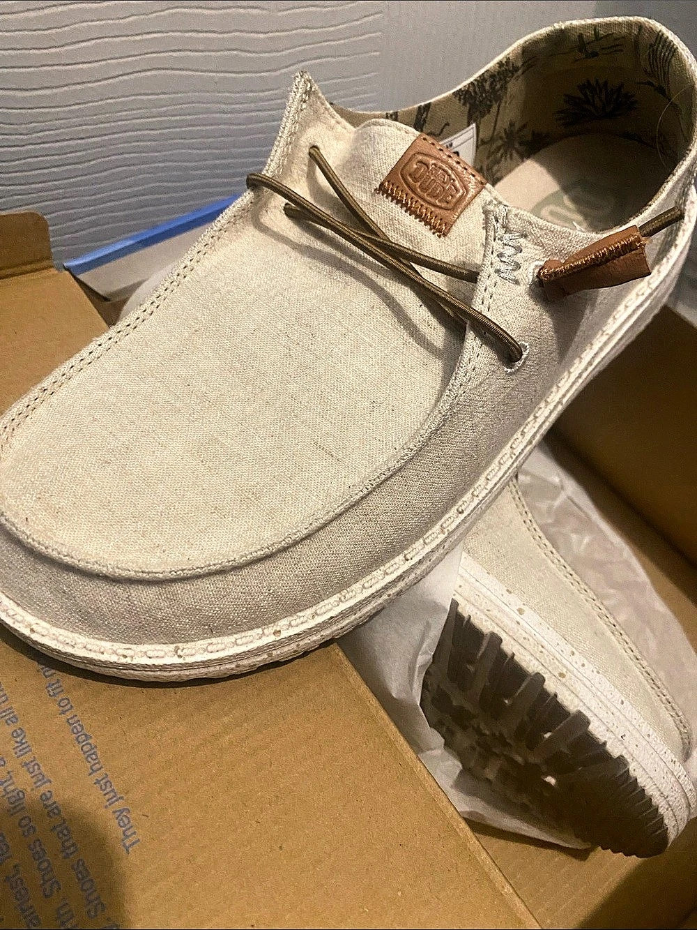 Hey Dude Wendy Washed Canvas Cream Boat Shoes US 8